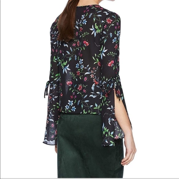 Milly Silk V neckline Top With Wildflower Print Size Medium - Picture 2 of 12